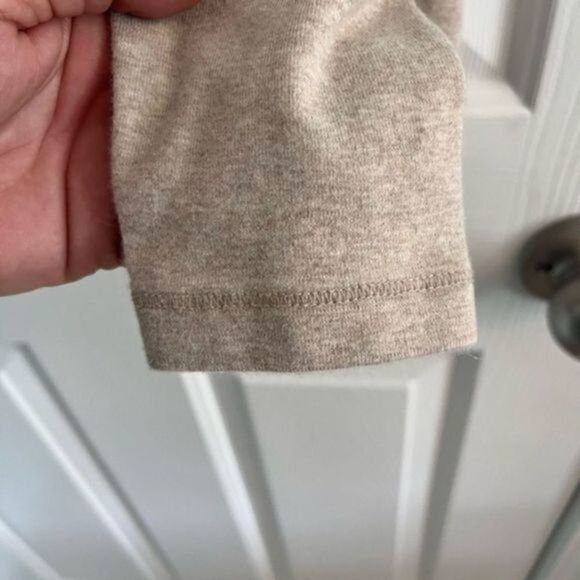 Royal Robbins long sleeve walking or hiking shirt. Super comfy. Size Small. - Picture 4 of 5